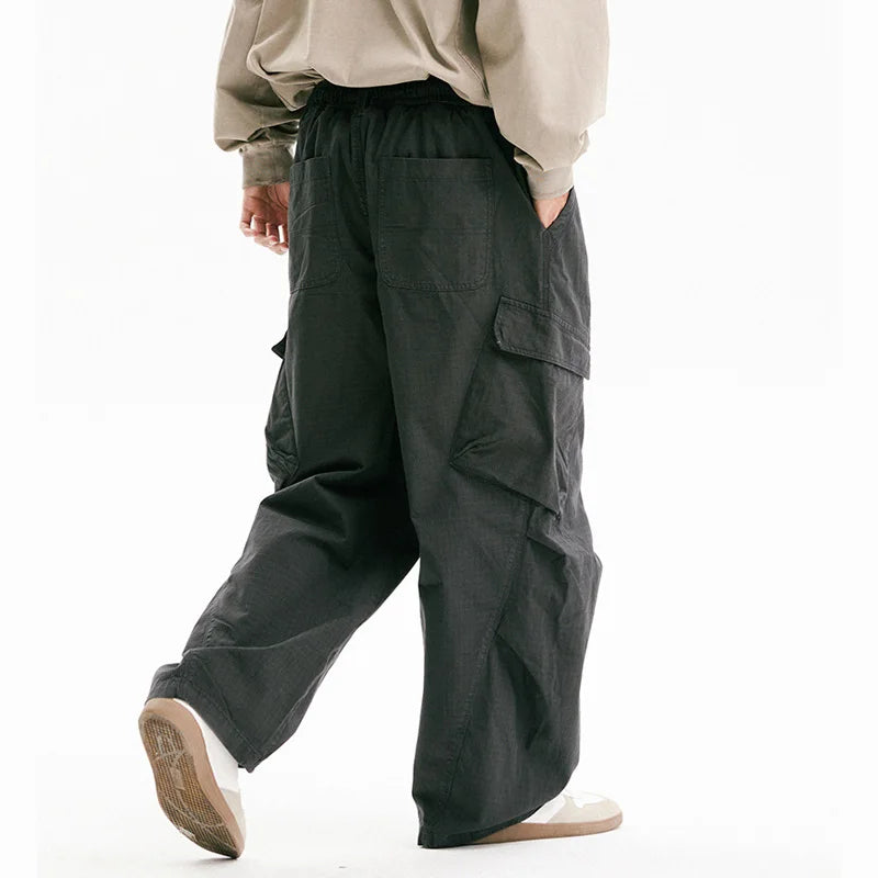 black cargo pant back
